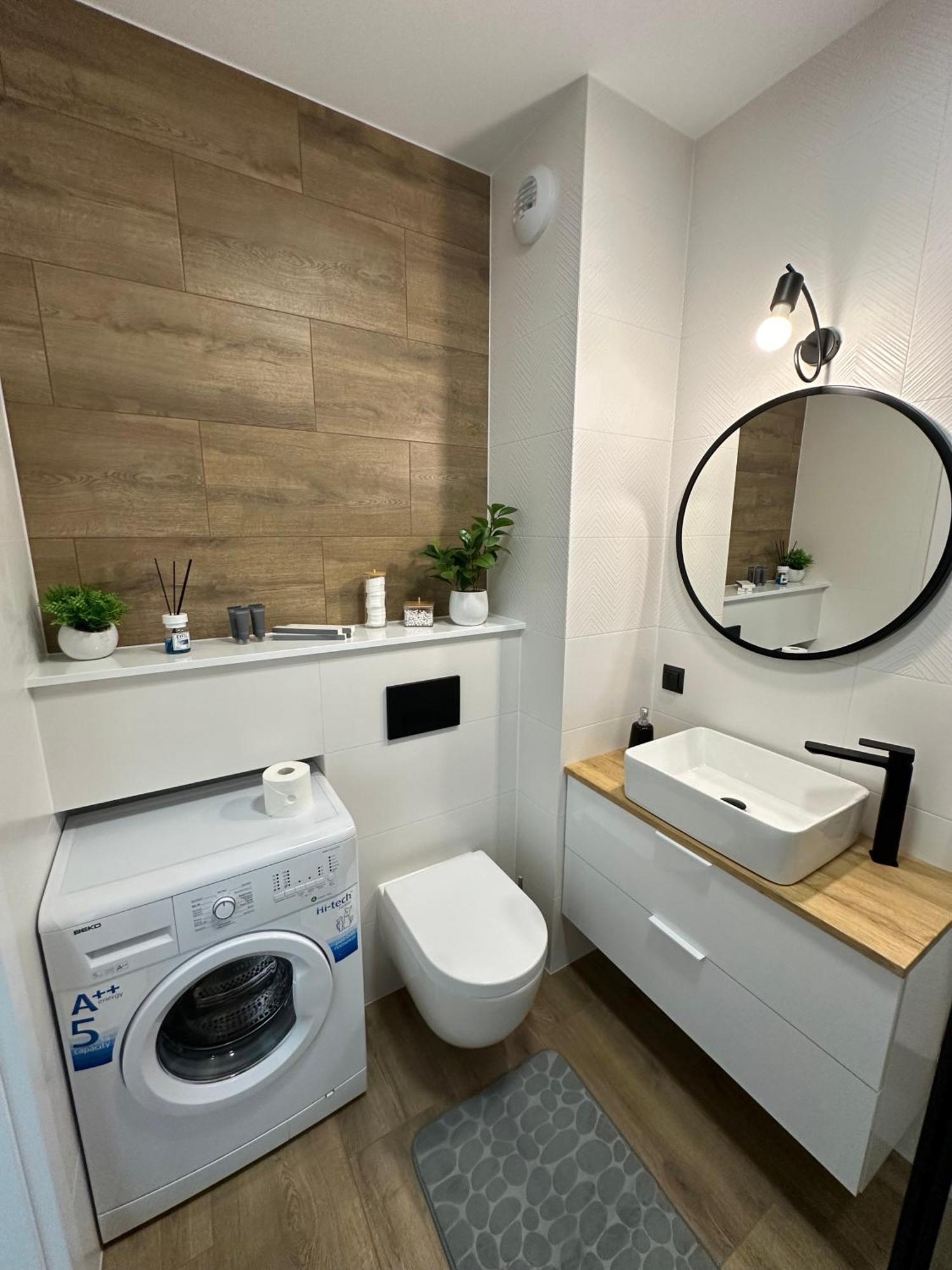 Skytravel 26 Apartament Pileckiego Nowy Dwor Mazowiecki Airport Modlin 24H Exterior photo