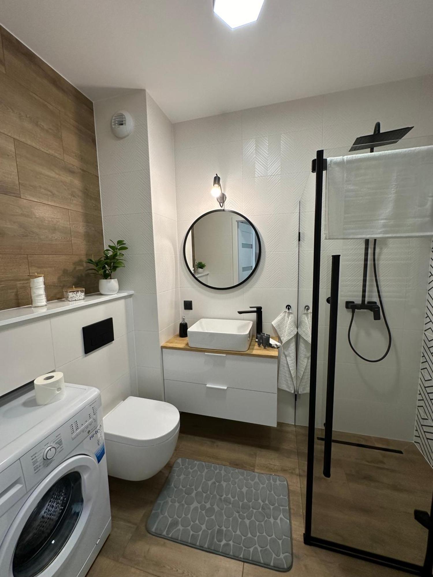 Skytravel 26 Apartament Pileckiego Nowy Dwor Mazowiecki Airport Modlin 24H Exterior photo